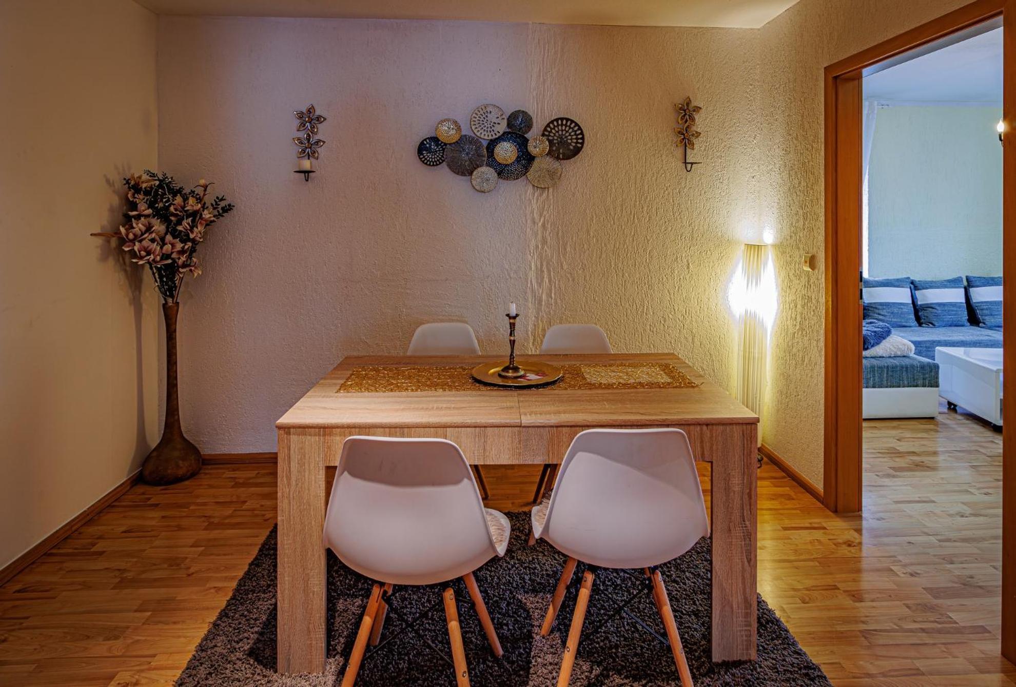 Wohnen Ueber Einem Mediterranen Restaurant,Apartment 2 Oder 3 Лейпциг Екстер'єр фото