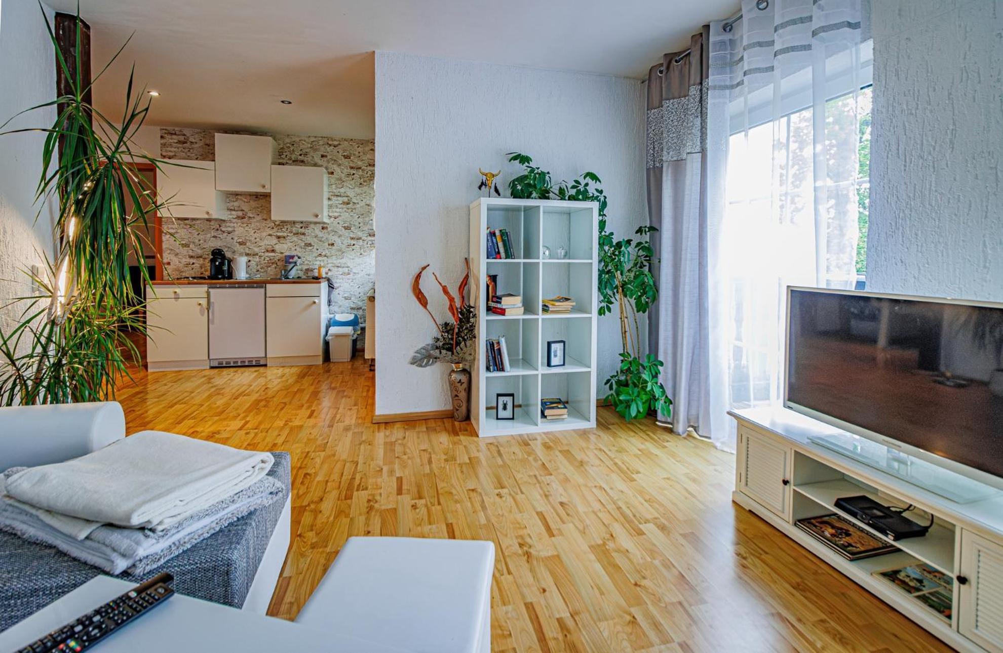Wohnen Ueber Einem Mediterranen Restaurant,Apartment 2 Oder 3 Лейпциг Екстер'єр фото
